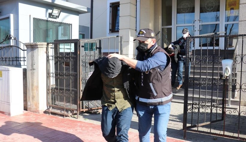 İstanbul’dan gelip kuyumcuları dolandırdılar