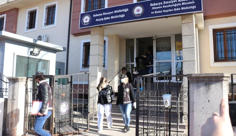 İstanbul’dan gelip kuyumcuları dolandırdılar