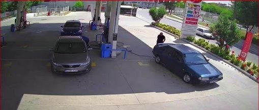 İstasyonda kaza kamerada