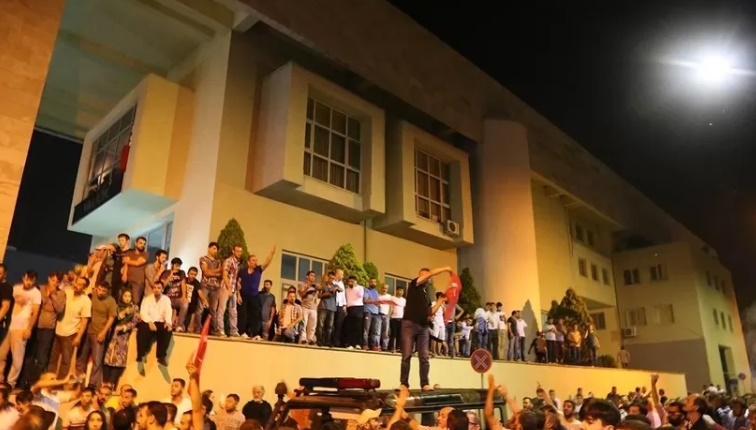 iste-15-temmuz-hain-darbe-girisiminde-sakarya-da-yasananlardk9lnvewnv