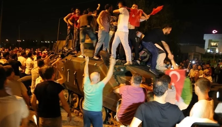 iste-15-temmuz-hain-darbe-girisiminde-sakarya-da-yasananlardk9lnvewnv