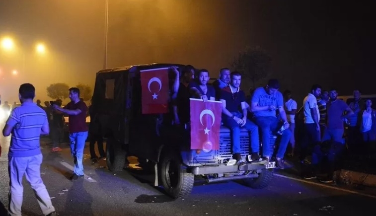 iste-15-temmuz-hain-darbe-girisiminde-sakarya-da-yasananlardk9lnvewnv