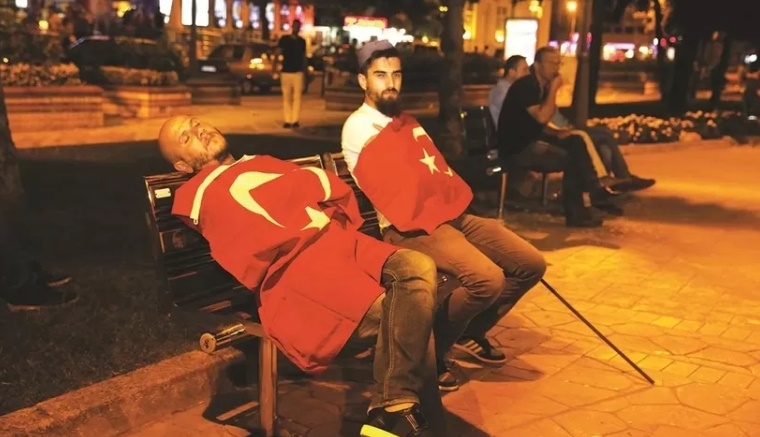 iste-15-temmuz-hain-darbe-girisiminde-sakarya-da-yasananlardk9lnvewnv