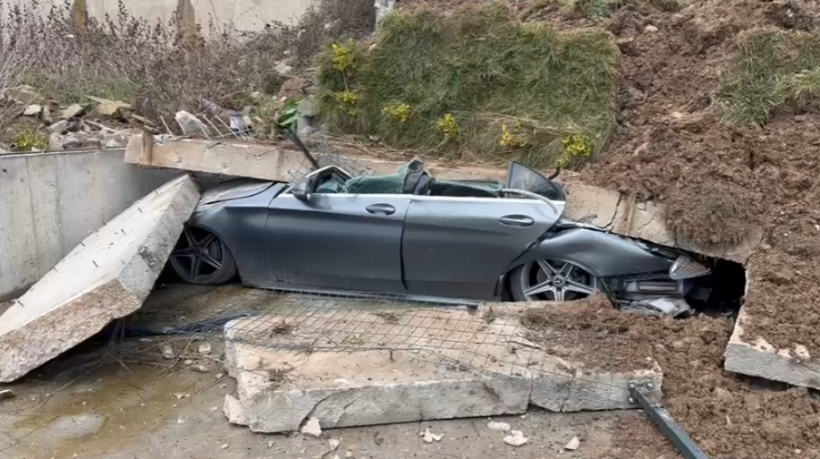 İstinat duvarı çöktü, site boşaltıldı