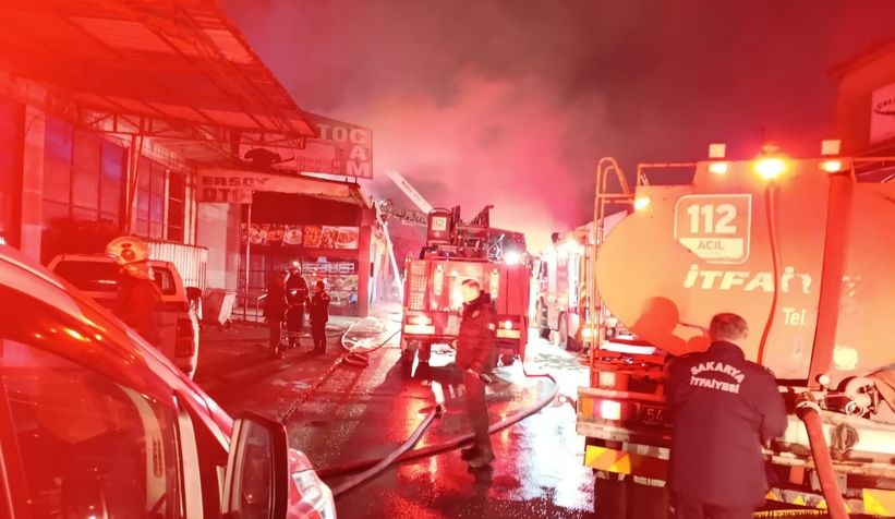 isyeri-alev-alev-yandi-artvin-sanayide-yangin-alarmivvditefkvg