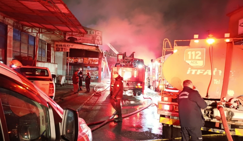 isyeri-alev-alev-yandi-artvin-sanayide-yangin-alarmivvditefkvg