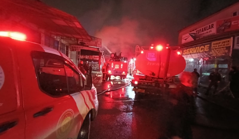 isyeri-alev-alev-yandi-artvin-sanayide-yangin-alarmivvditefkvg