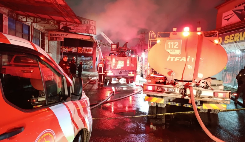 isyeri-alev-alev-yandi-artvin-sanayide-yangin-alarmivvditefkvg