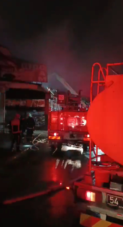 isyeri-alev-alev-yandi-artvin-sanayide-yangin-alarmivvditefkvg