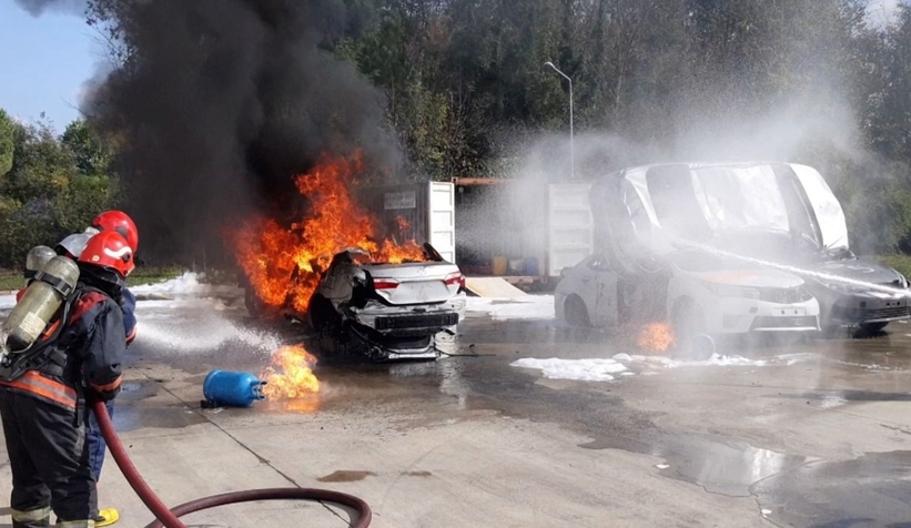 İtfaiyeci adayları zorlu eğitimden geçiriliyor