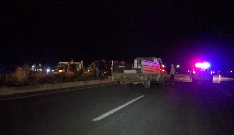 izinsiz-sokaga-cikip-kaza-yapip-gazetecilere-saldirdilarbutzoenxzm