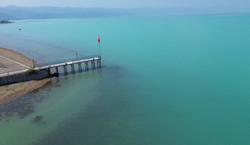 iznik-golu-nun-rengi-degistiazkxbzavem