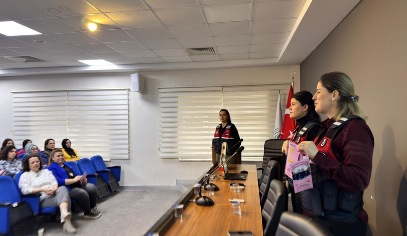 jandarmadan-universitede-kadina-siddet-ve-uyusturucuya-karsi-farkindalik-egitimivwrvrjhvtz