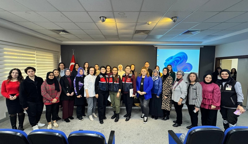 jandarmadan-universitede-kadina-siddet-ve-uyusturucuya-karsi-farkindalik-egitimivwrvrjhvtz