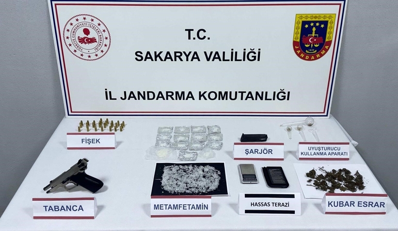 jandarmadan-uyusturucu-ve-kacakcilik-operasyonu-14-tutuklamaaujvztdpcx