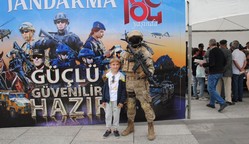 Jandarmanın kullandığı silah ve teçhizat tanıtıldı