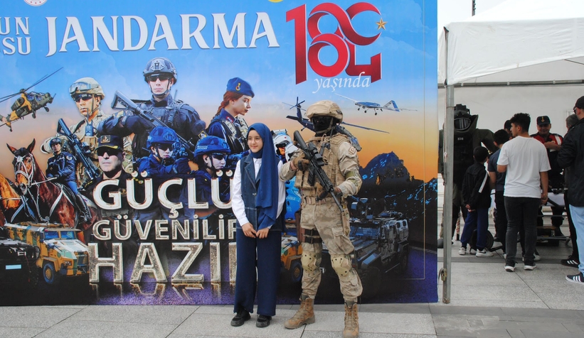 Jandarmanın kullandığı silah ve teçhizat tanıtıldı