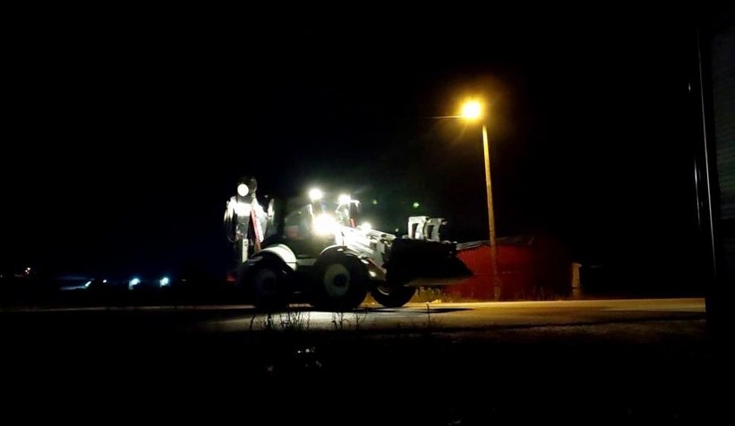 Kablo ve naylonları ateşe verdiler