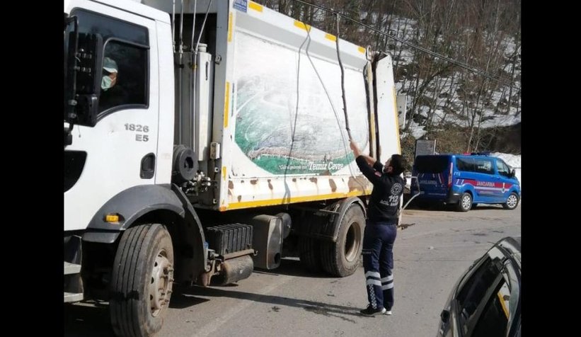 Kablo yerinden çıktı, sürücüler zor anlar yaşadı