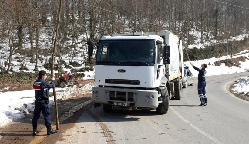 Kablo yerinden çıktı, sürücüler zor anlar yaşadı
