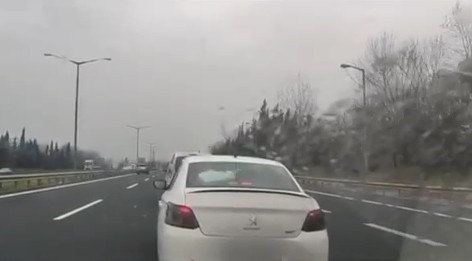 Kaçak göçmenlerin yakalandığı operasyon kamerada