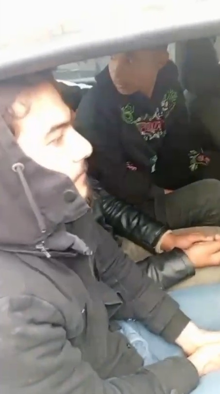 Kaçak göçmenlerin yakalandığı operasyon kamerada