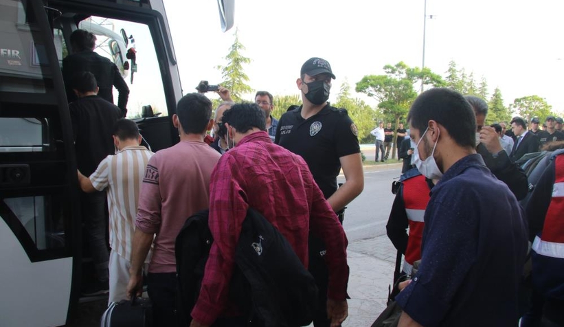 kacis-goruntuleri-olay-olmustu-272-si-sinir-disi-ediliyorbe1vyjhftm