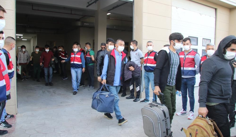 kacis-goruntuleri-olay-olmustu-272-si-sinir-disi-ediliyorbe1vyjhftm