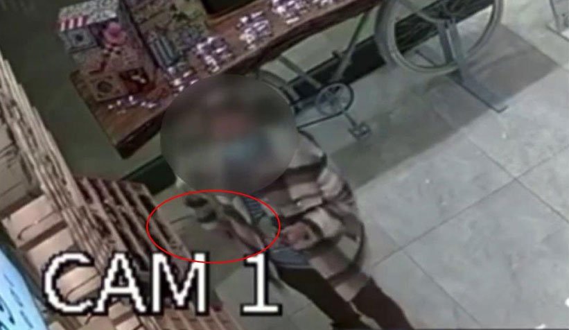 Kadın hırsız kameraya yakalandı