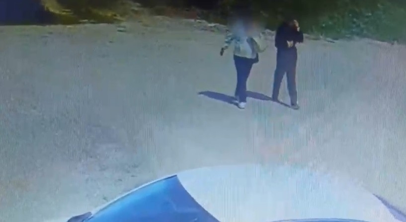 Kadın hırsızlar önce kameraya sonra polise yakalandılar