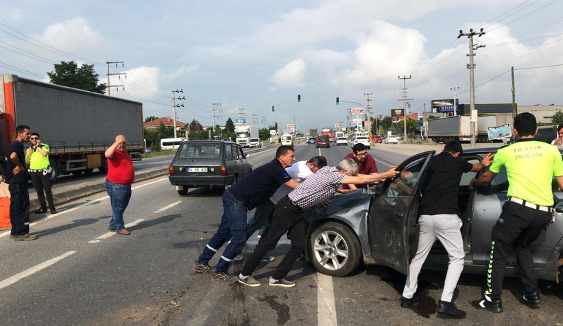 Kadın sürücü kazanın şokunu üzerinden atamadı