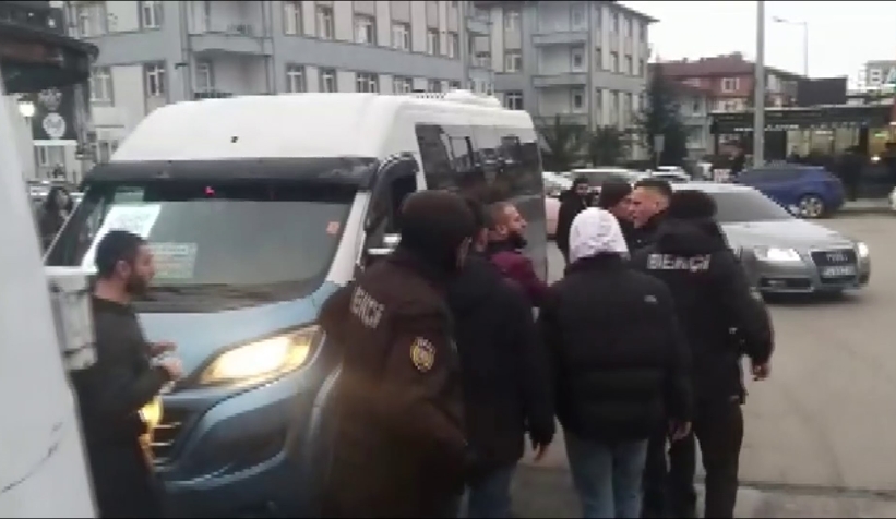 Kadın yolcuları rahatsız eden kişiyi uyarınca kavga çıktı