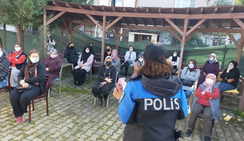 Kadınlara şiddete karşı kurulan KADES, kadınlara tanıtıldı