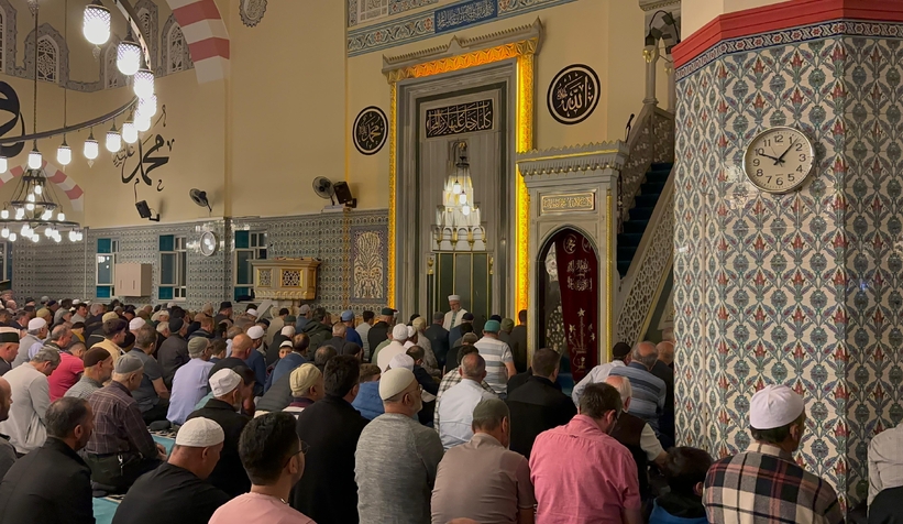 kadir-gecesinde-vatandaslar-camilere-akin-ettizujxcxl2og