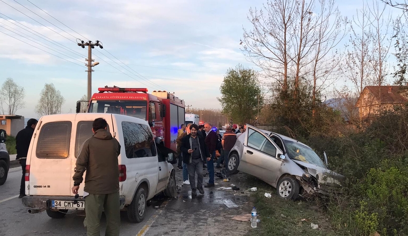 Kafa kafaya çarpıştılar 3'ü çocuk 6 yaralı