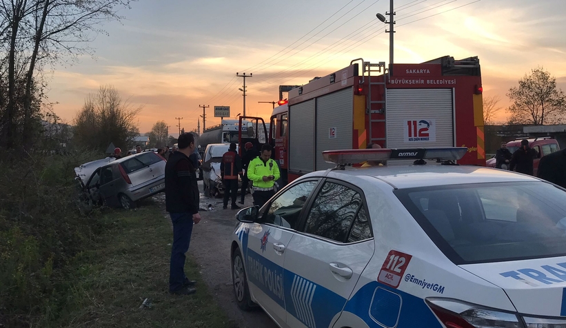 Kafa kafaya çarpıştılar 3'ü çocuk 6 yaralı