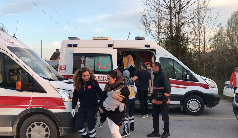 Kafa kafaya çarpıştılar 3'ü çocuk 6 yaralı