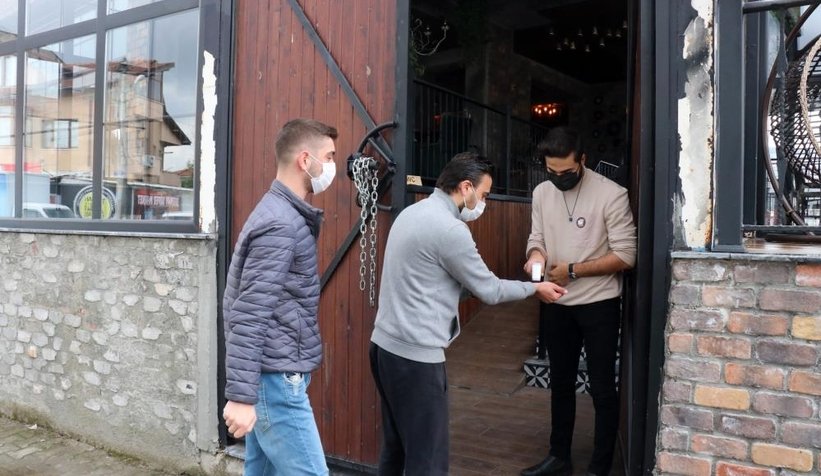 Kafe ve lokantalar aylar sonra açıldı