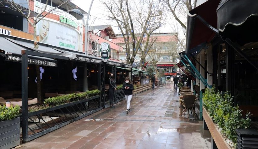 Kafe ve lokantalar aylar sonra açıldı