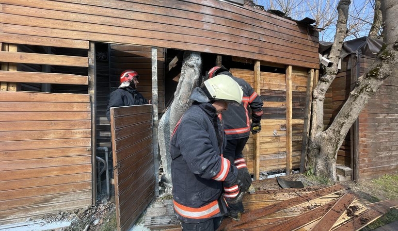 Kafede çıkan yangın itfaiye ekiplerince söndürüldü
