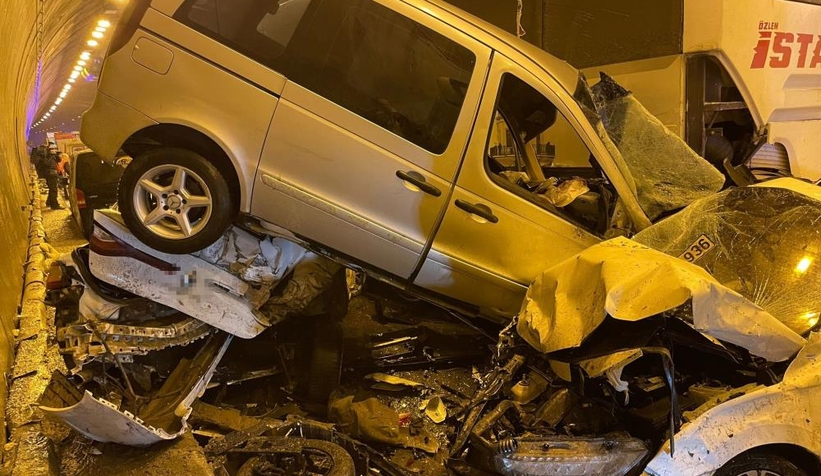 Kağıt gibi olan araçtan burnu bile kanamadan çıktı