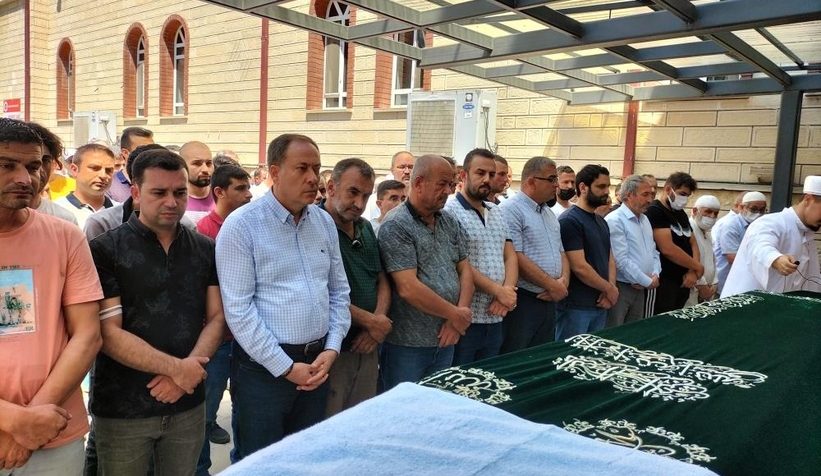 Kahve önünde cipin ezdiği vatandaş son yolculuğuna uğurlandı