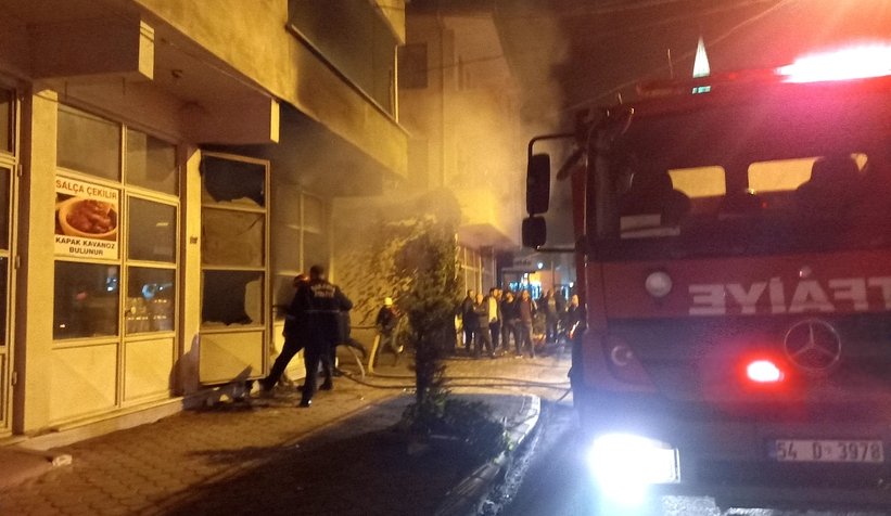 Kaldığı işyerini ateşe verdi