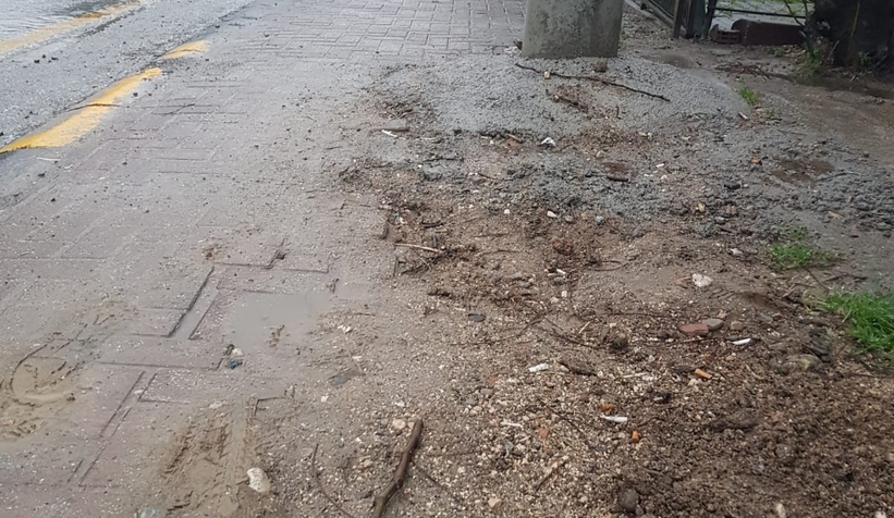 kaldirimlar-delik-desik-oldu-vatandas-tepkilis2detxavdn