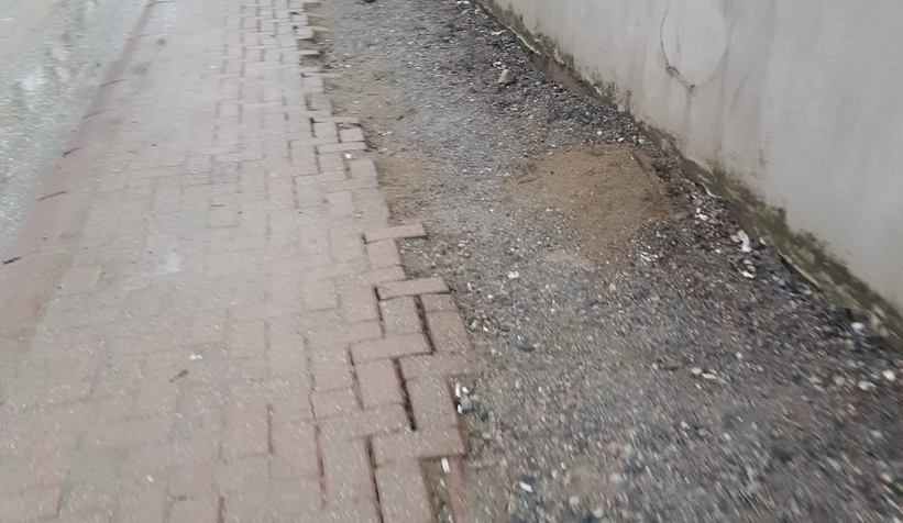 kaldirimlar-delik-desik-oldu-vatandas-tepkilis2detxavdn