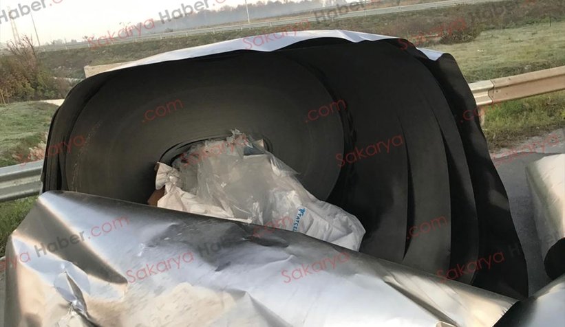 Kamyon otomobili biçti: 3 yaralı