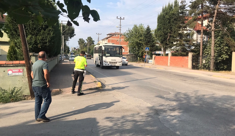 kamyon-yasli-adama-carptirufda0c4sl