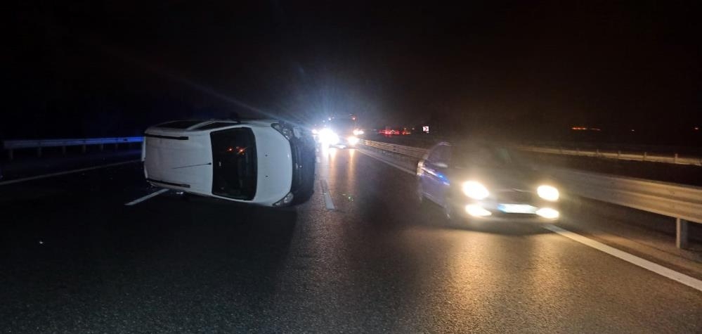 Kamyondan uçan branda faciaya neden oluyordu