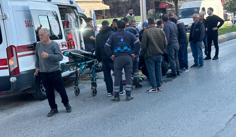 Kamyonet ile motosiklet çarpıştı: 2 yaralı