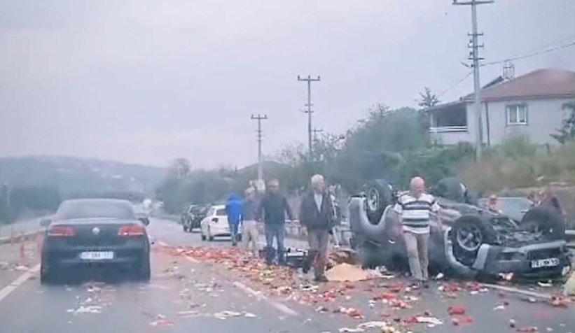 Kamyonet takla attı, ürünler saçıldı